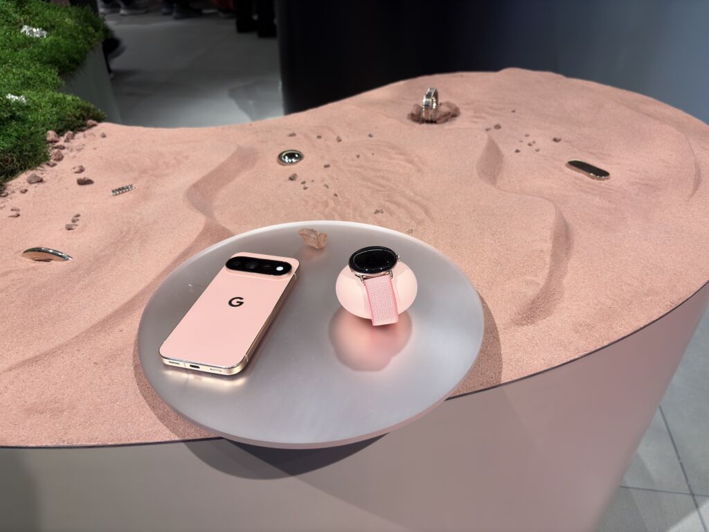 Pixel 11 Pro（Canyon）とPixel Watch 5の展示